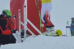 Cel-mai-bun-schior-din-Poiana-Brasov-de-la-scoala-RJ-ski-school-.-castigator-al-locului-2-in-Competitia-de-ski-a-instructorilor-profesionisti-de-ski-din-Romania